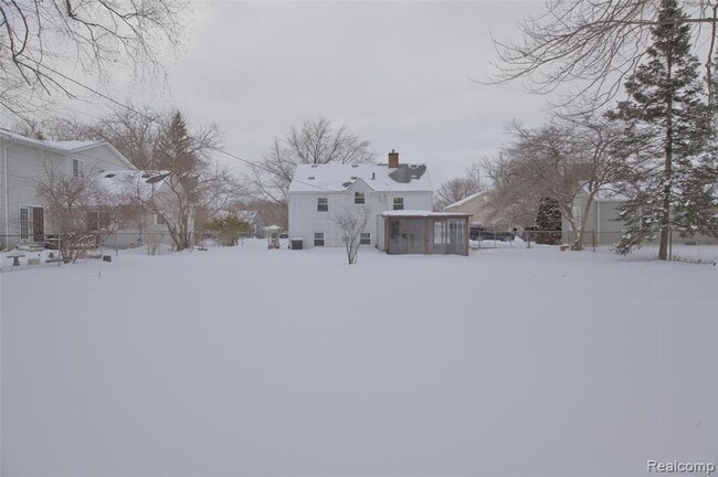 Building Photo - 9249 Whitall Ln