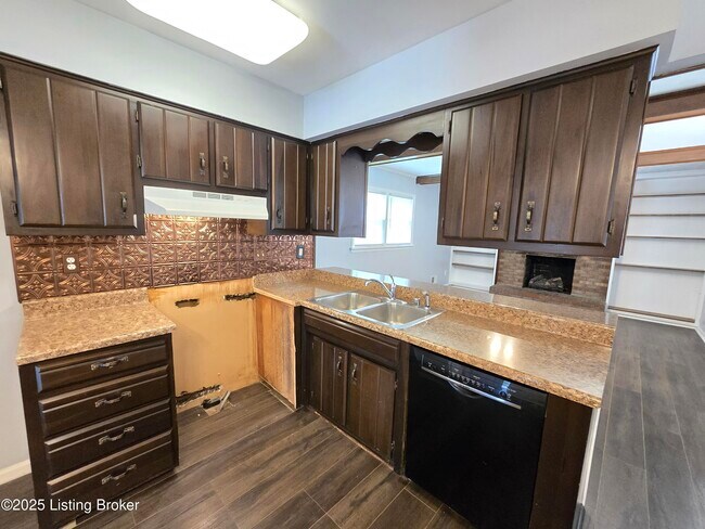Building Photo - 9313 Le Beau Ct