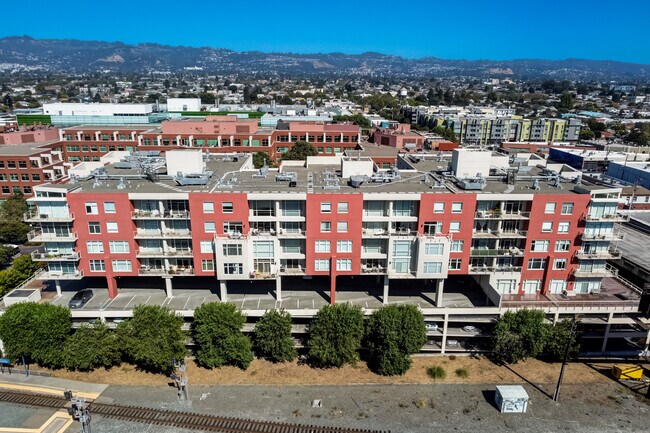 Building Photo - 5855 Horton St