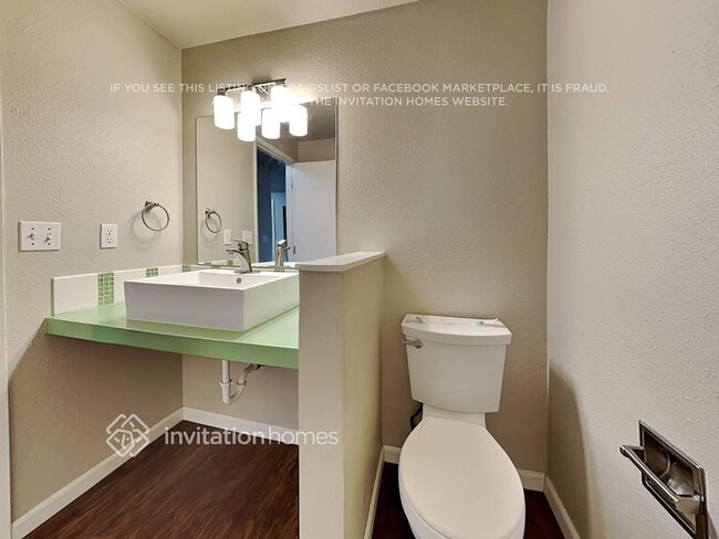 Building Photo - 2401 N Narrows Dr