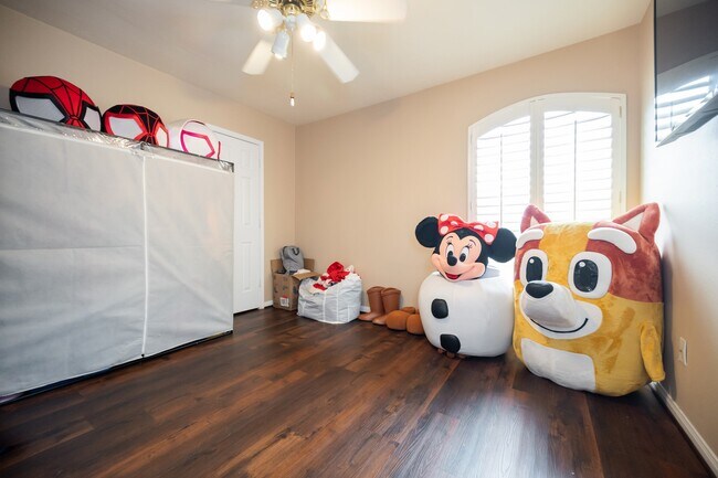 Building Photo - 1823 Blue Water Bay Dr