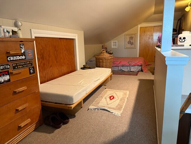 Building Photo - 418 Edgemont St