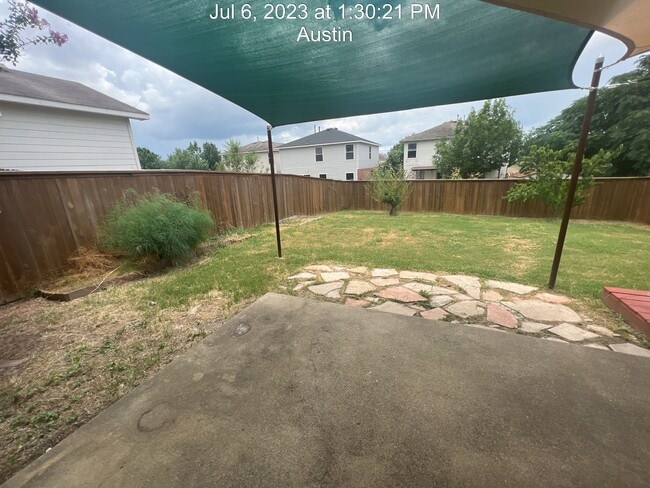 Building Photo - 5713 Silver Screen Dr