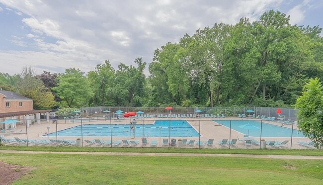 Building Photo - Great 2BR located in Northern Bethesda