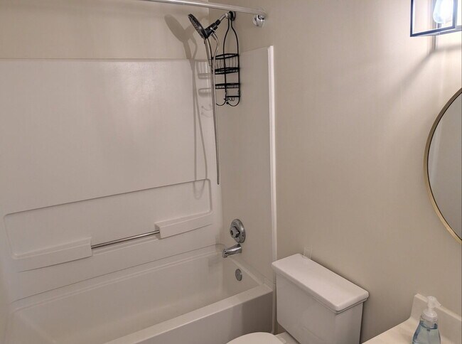 Building Photo - Leesburg Leisure