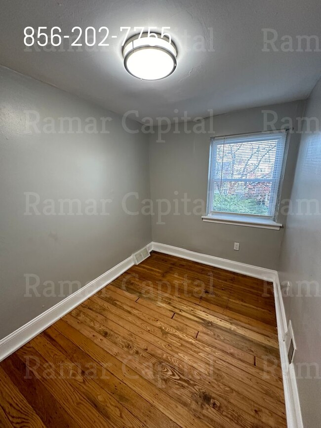 Building Photo - East Camden Spacious 3 bedroom Home - Show...