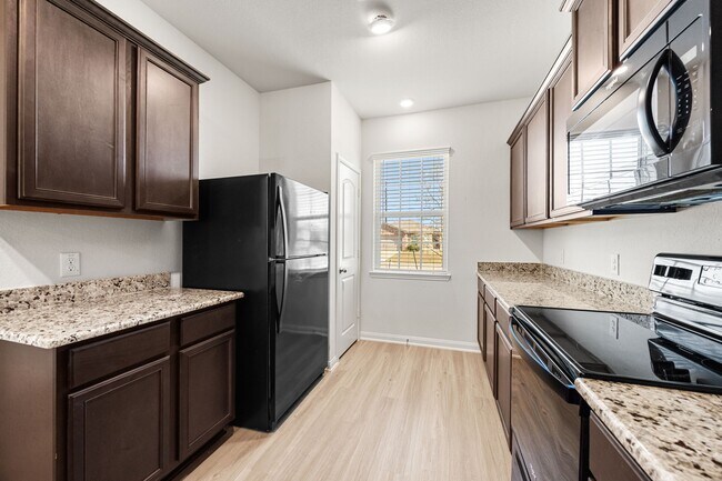 Building Photo - 15243 Crescent Brookfield Dr