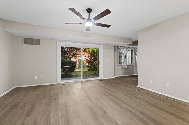 Building Photo - 211 Crocker Dr
