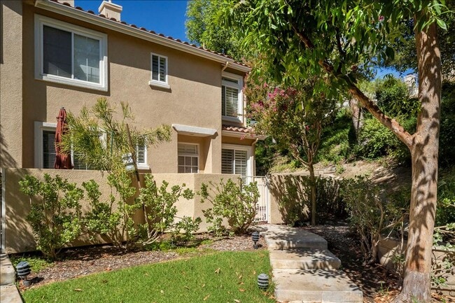 Stevenson Ranch Townhome! 3+2.5+ Loft! 2... - Stevenson Ranch Townhome!  3+2.5+ Loft!  2...