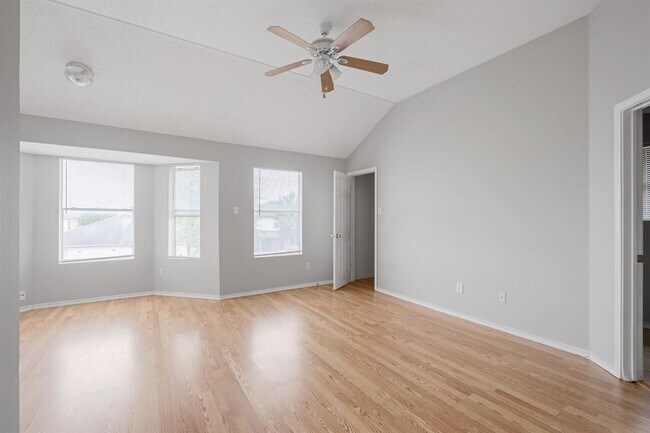 Building Photo - 3506 Hawk View Cove