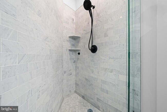 Building Photo - 30 Kennedy St NW