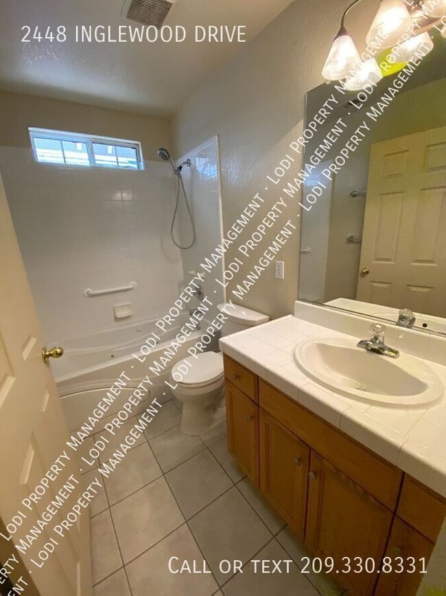 Building Photo - 2448 Inglewood Dr