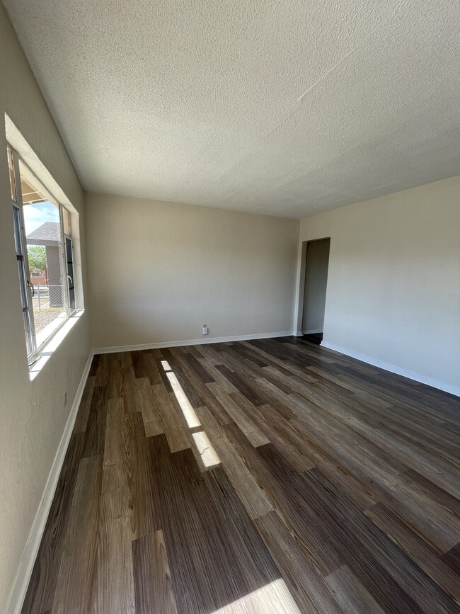 Building Photo - 8155 La Paloma Cir