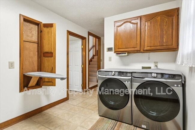 Building Photo - 5974 Ladysmeade Ln