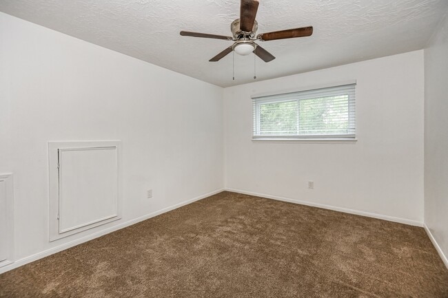 Building Photo - 7923 Dawnridge Dr
