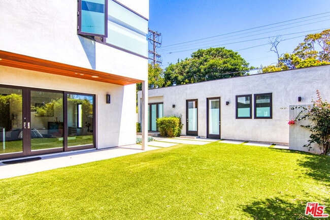 Building Photo - 2345 27th St