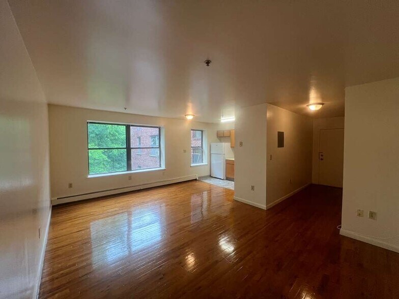Building Photo - 503 Elizabeth Ave