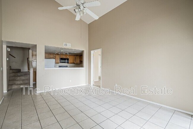 Building Photo - 850 S River Dr