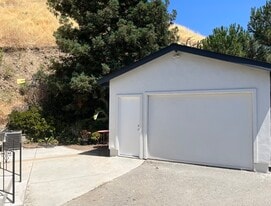 Building Photo - 365 Morrison Canyon Rd