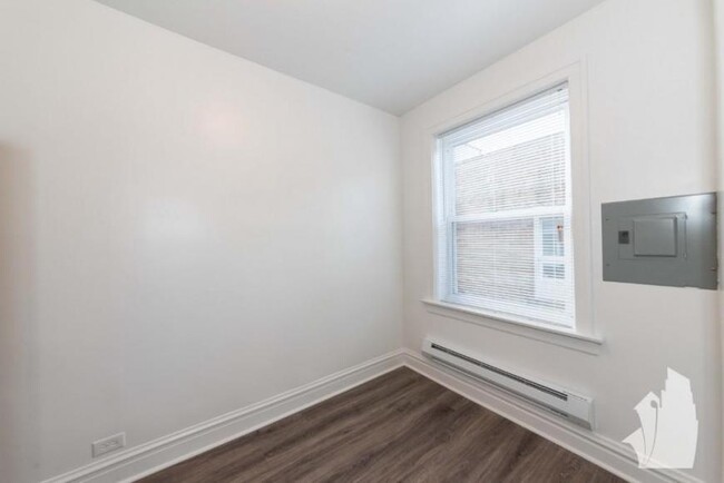 Building Photo - 1 bedroom in Chicago IL 60647