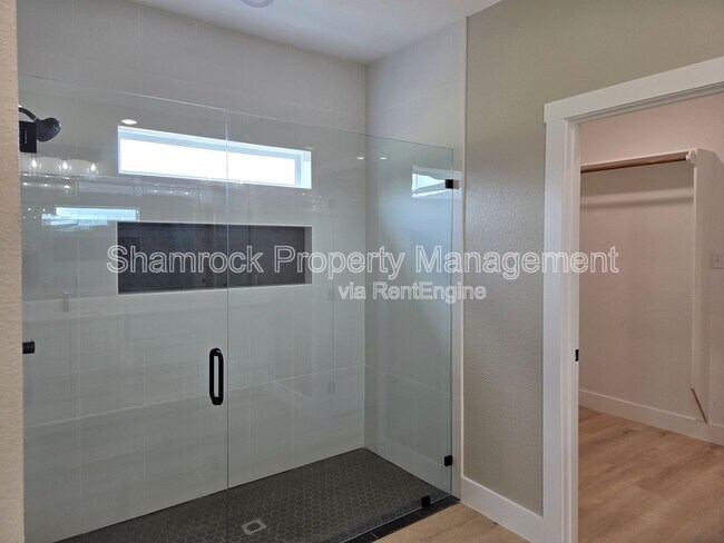 Building Photo - 9904 Ridings Dr