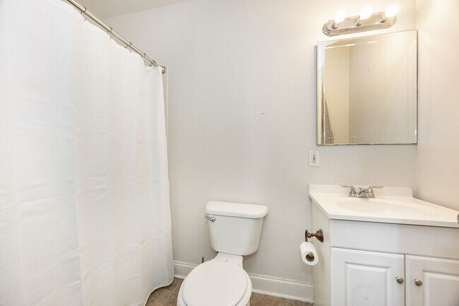 Building Photo - 900 Dean Lee Dr