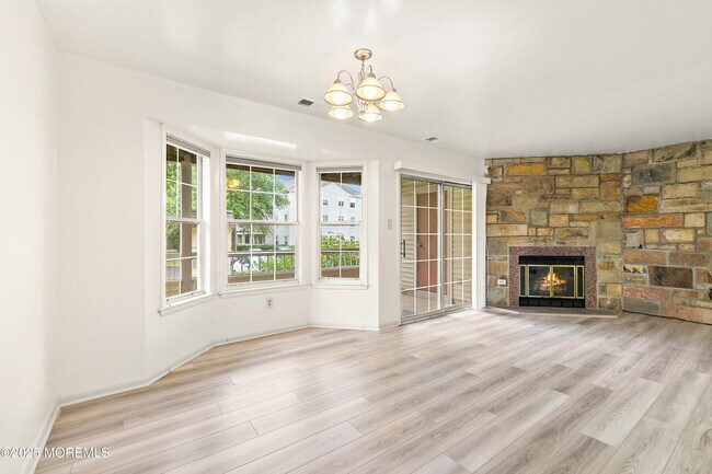 Building Photo - 309 Trinity Ct