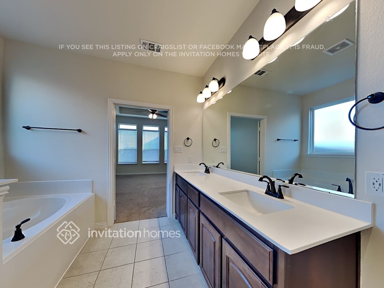 Building Photo - 1504 Smoke Signal Ln