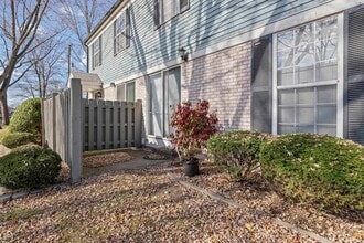 Building Photo - 24692 N Meadow Dr