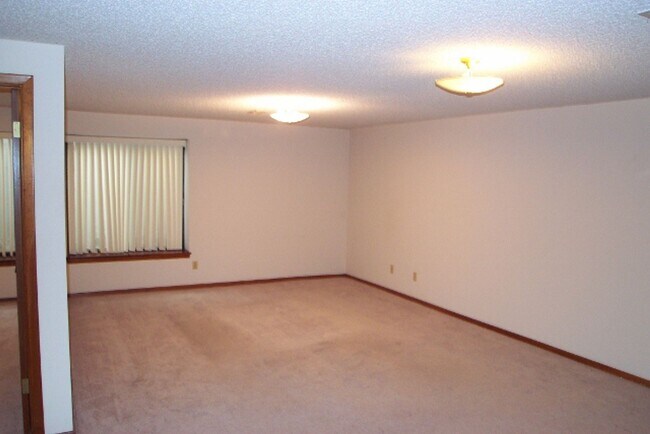 Building Photo - 7011 W O'Neil St