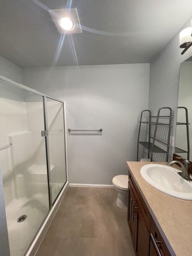 Building Photo - 3bd/3.5ba Bothell Townhouse