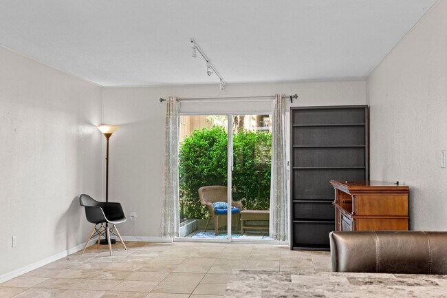 Building Photo - C0507-133 Hawthorne Reserve