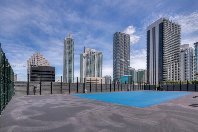 Building Photo - 801 S Miami Ave