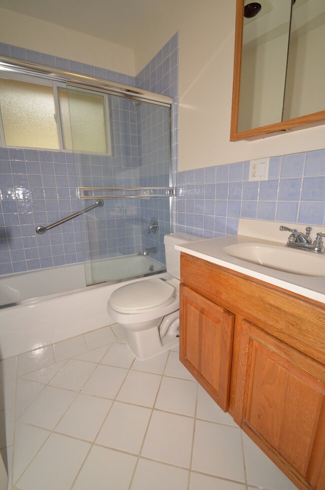 Building Photo - Incredible Tam Valley Home Available July 1st