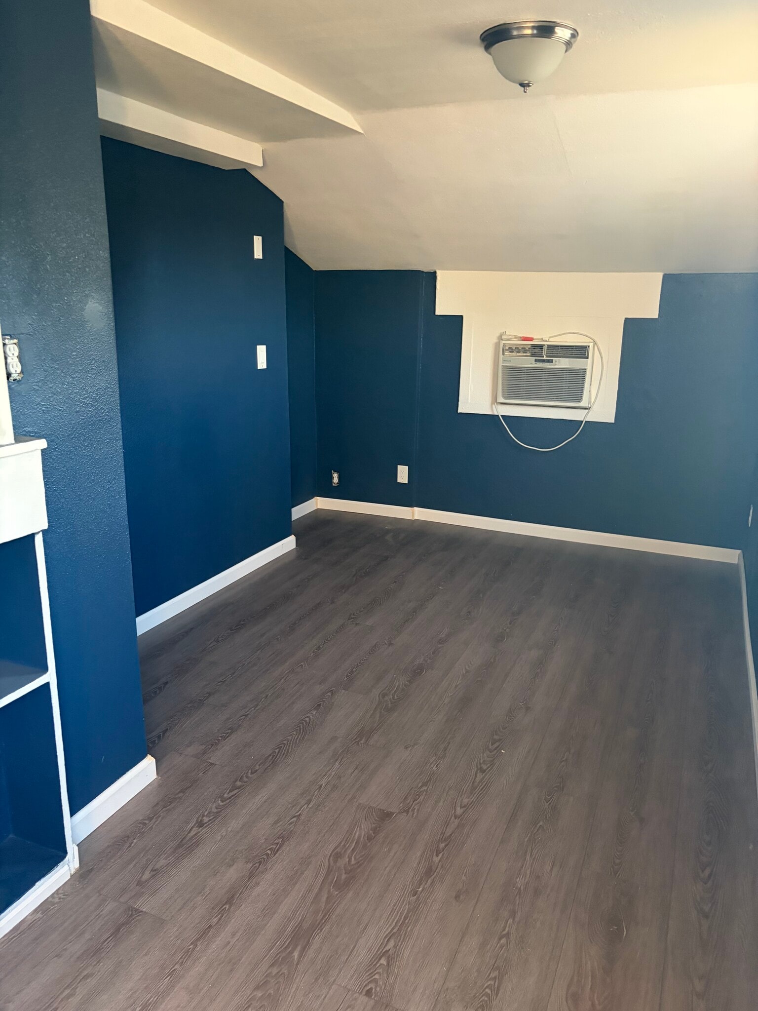 Building Photo - 343 Rio Grande Ave