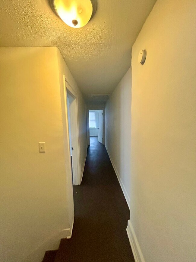 Building Photo - 2922-2924 Ruckle Street