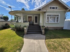 Building Photo - 1820 N Bush St