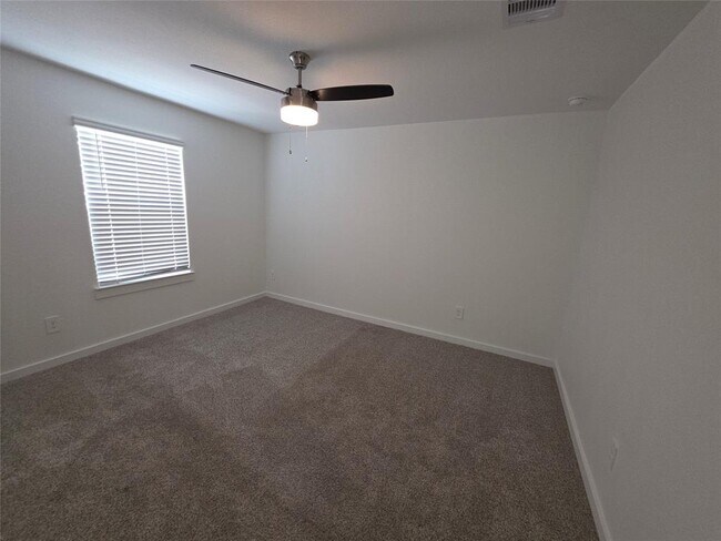 Building Photo - 3013 La Latina Dr