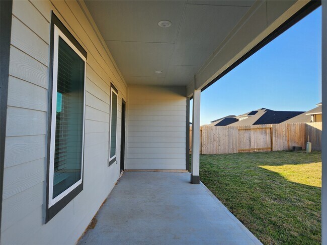 Building Photo - 30622 Wicklow Gdns Dr