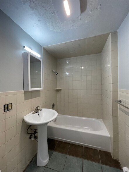 Building Photo - 475 Norfolk St