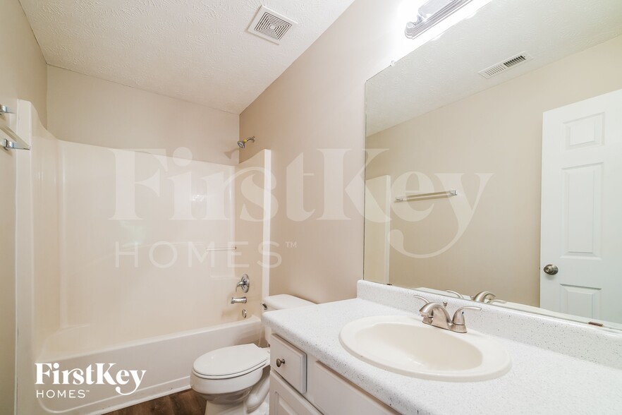 Building Photo - 3717 Southwick Dr NW