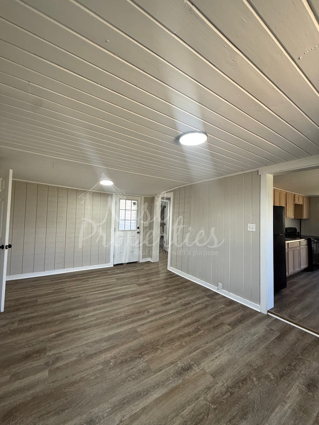 Building Photo - 1902 Vincent St