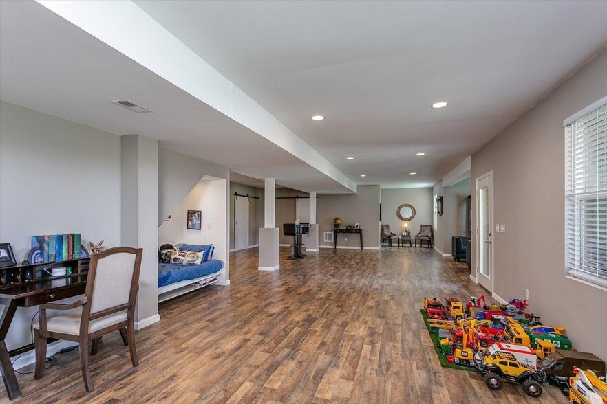 Building Photo - 5107 Elm Leaf Trl