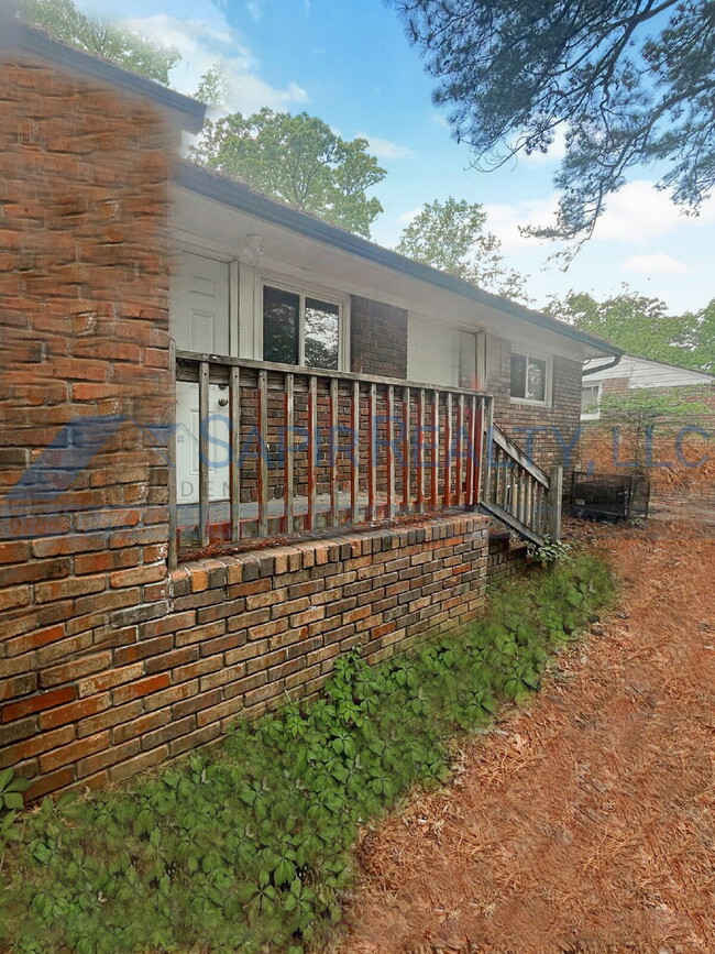 Building Photo - 2762 7th St SW