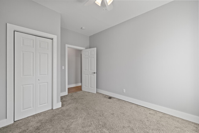 Building Photo - 106 N Main St