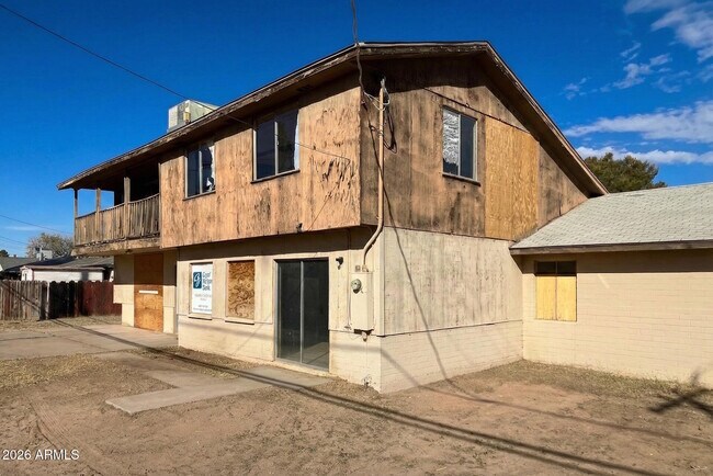 Building Photo - 1125 E 11th St