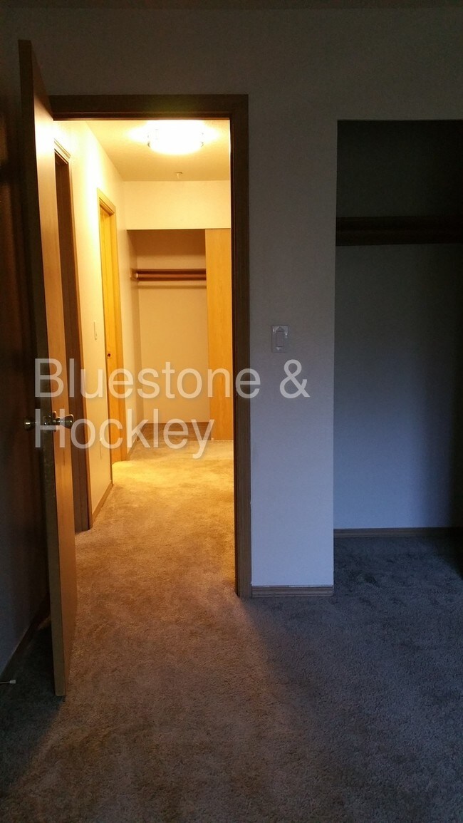 Building Photo - 4631 SW Luradel St