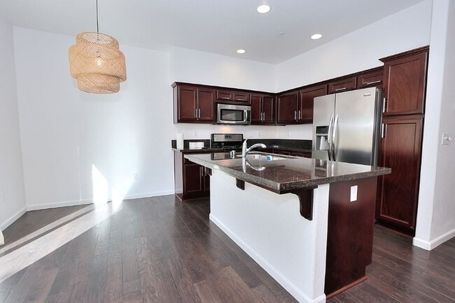 Building Photo - High Demand Park Place Home for Rent!