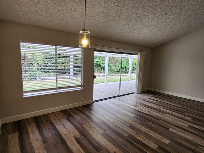Building Photo - Beautiful Single Story in Mission Viejo