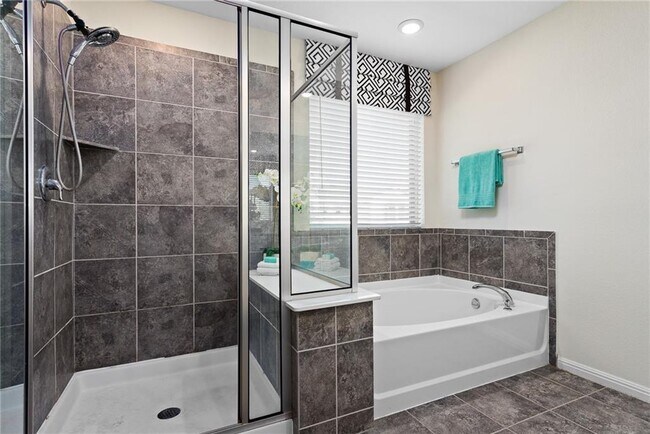 Building Photo - 151 Diamond Point Dr